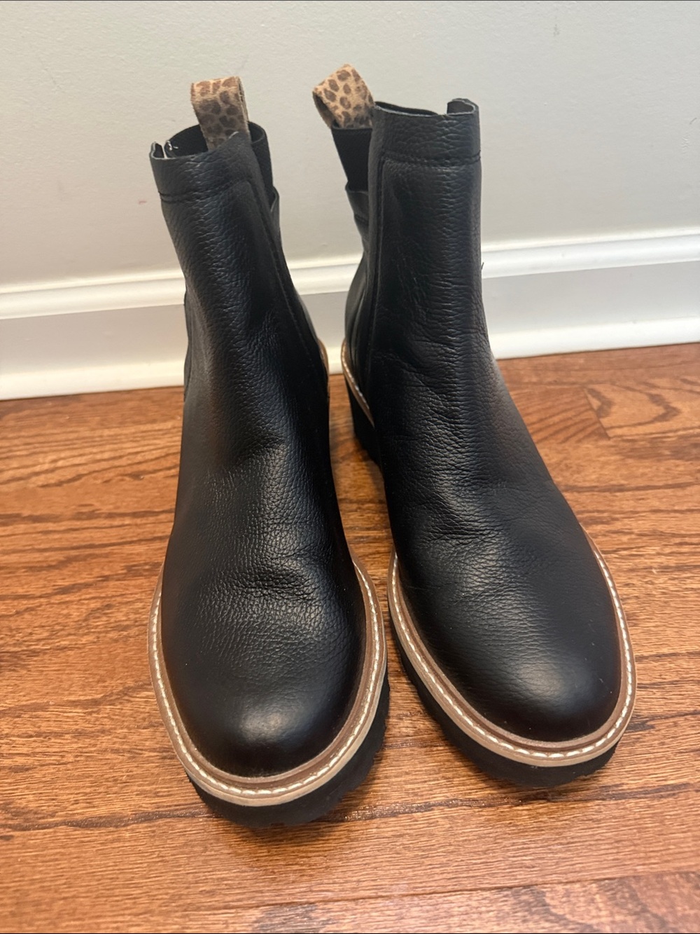 Dolce Vita Black Leather Chelsea Lug Boot Huey H2O - Picture 2 of 10